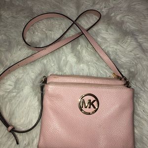 Micheal kors crossbody purse
